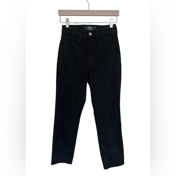 Hollister Denim - Hollister Ultra High-Rise Mom Jean – 00S – EUC